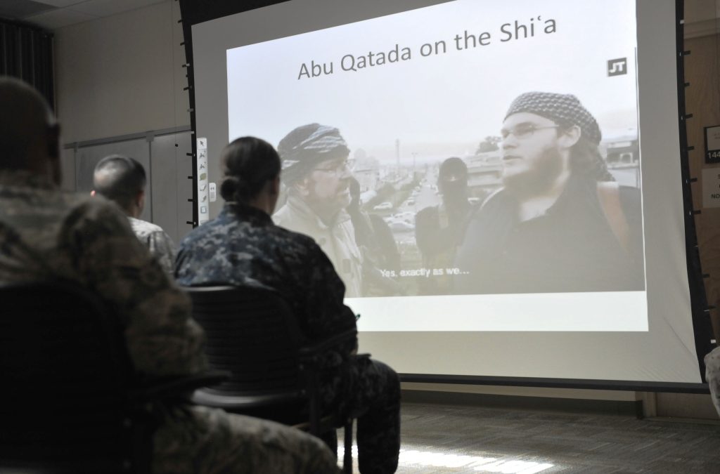 Expert on Islamic State speaks to DLIFLC students